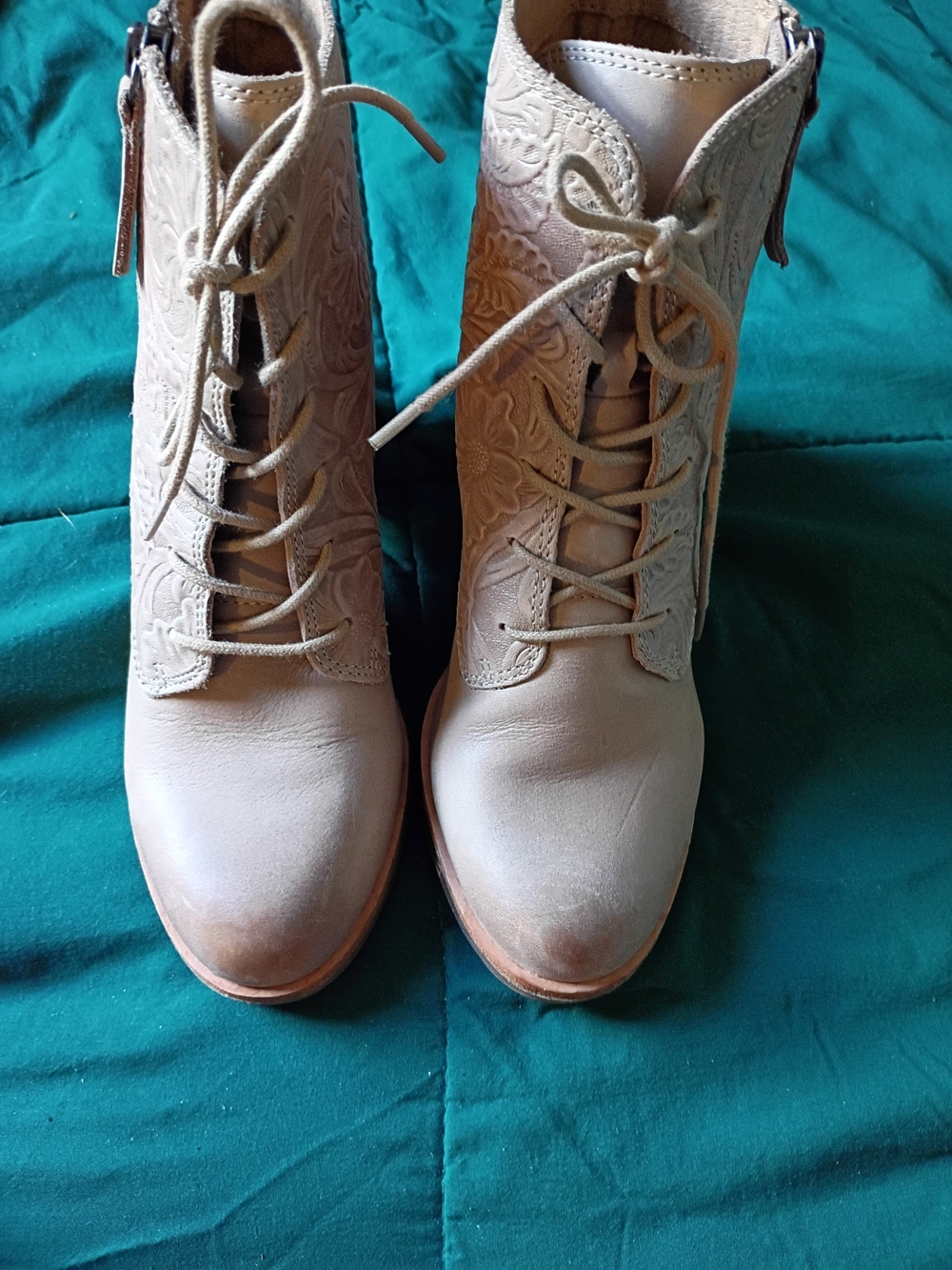 Sofft Women's Lace-Up Embossed Ankle Boots in Light Beige 7 M